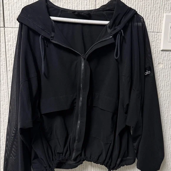 ALO Yoga Women's sheer Utility Jacket in Black - Picture 1 of 6
